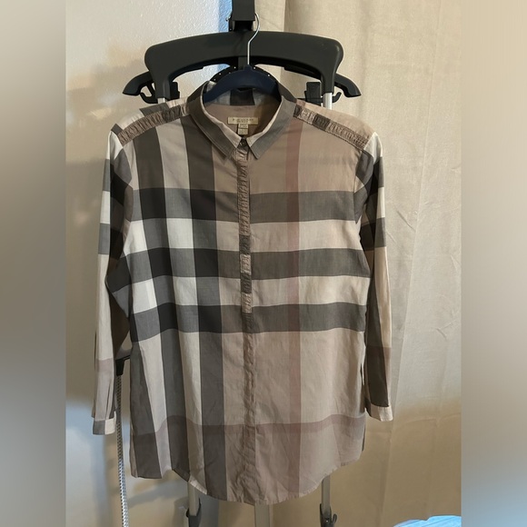 Burberry ladies Brit shirt, size L. - Picture 1 of 3